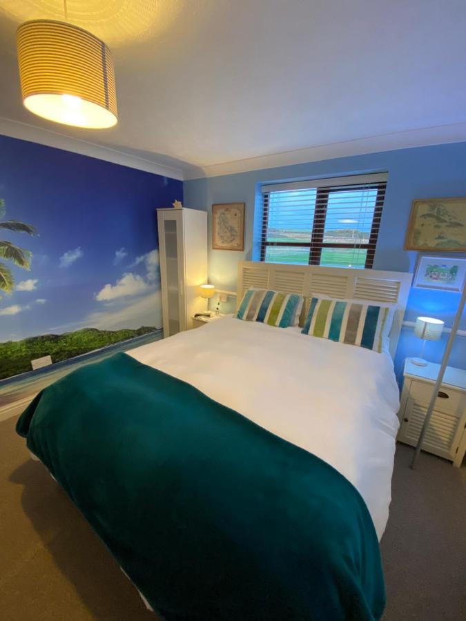 Blackthorn Farm Bed & Breakfast Хоулихед Екстериор снимка