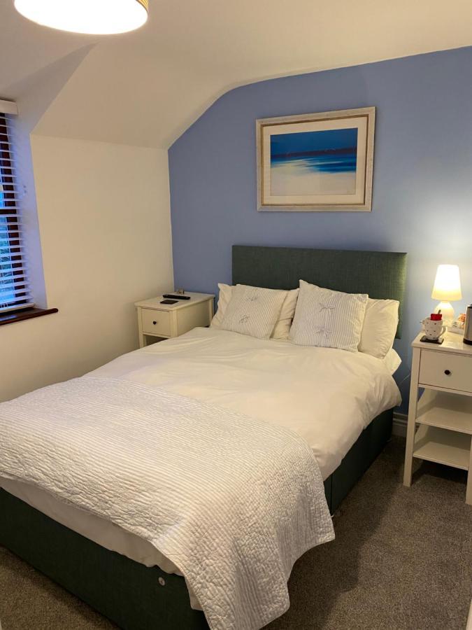 Blackthorn Farm Bed & Breakfast Хоулихед Екстериор снимка