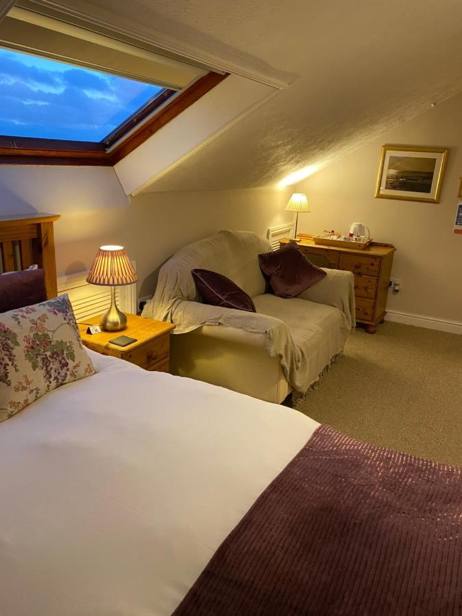 Blackthorn Farm Bed & Breakfast Хоулихед Екстериор снимка