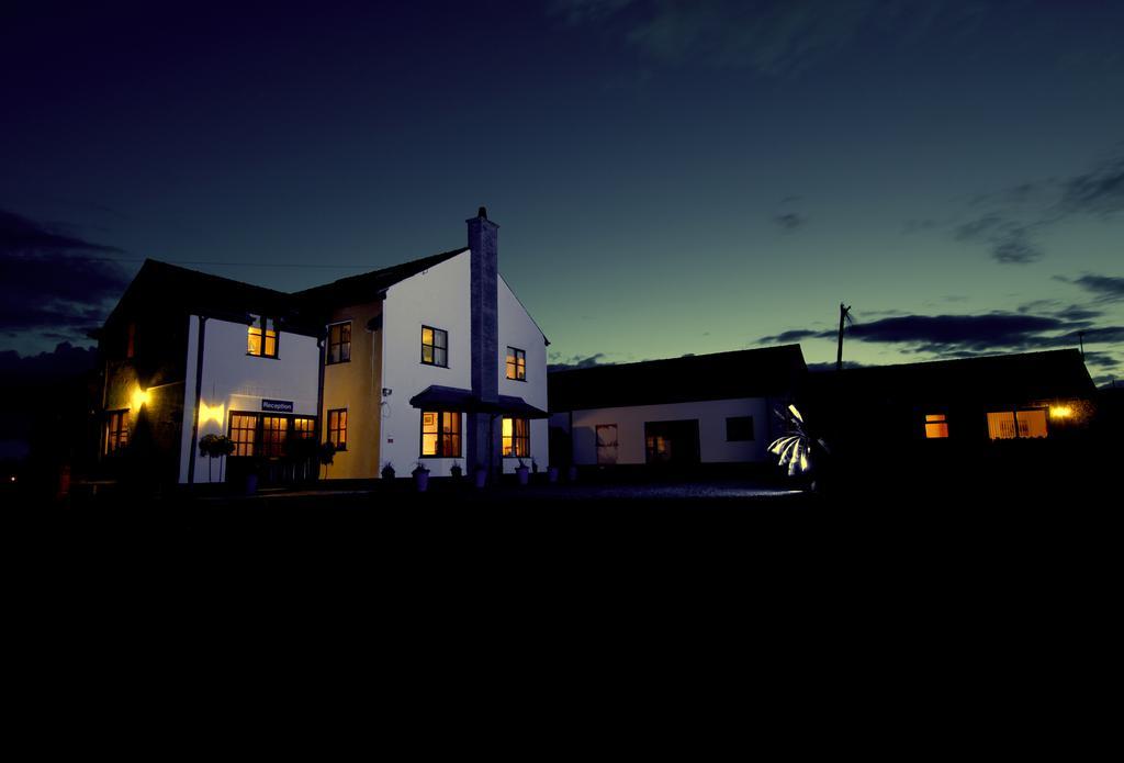 Blackthorn Farm Bed & Breakfast Хоулихед Екстериор снимка