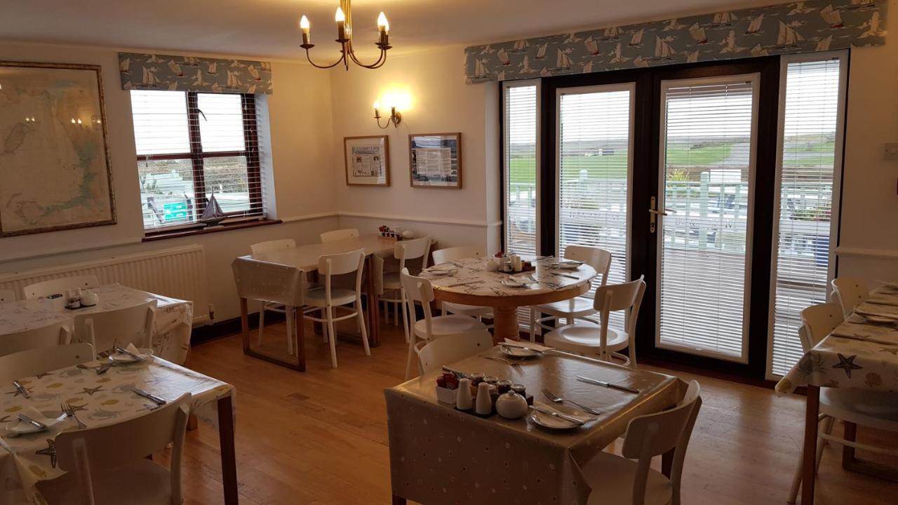 Blackthorn Farm Bed & Breakfast Хоулихед Екстериор снимка
