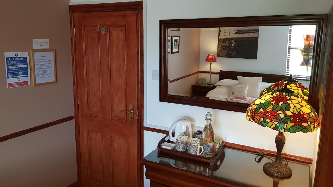 Blackthorn Farm Bed & Breakfast Хоулихед Екстериор снимка