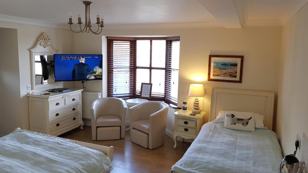 Blackthorn Farm Bed & Breakfast Хоулихед Екстериор снимка